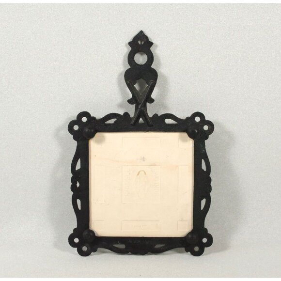 Vintage Trivet Free Milk With Meals Ceramic Tile Cast Metal Hot Pad Wall Hanger - Picture 3 of 3